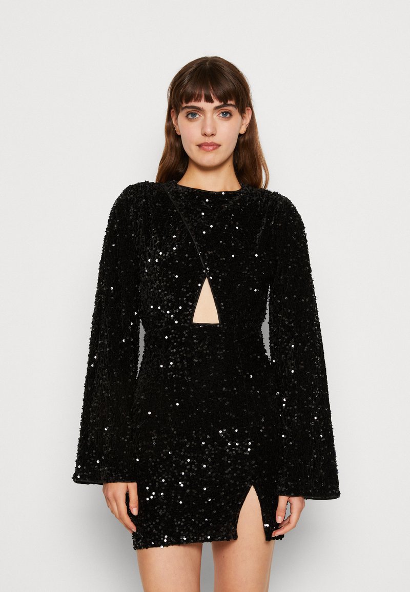 IN THE STYLE PERRIE SIAN WRAP CUT OUT FLARED SLEEVE MINI DRESS