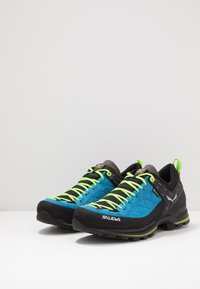 Salewa MS MTN TRAINER 2 GTX - Sapatos de caminhada - blue danube/fluo green