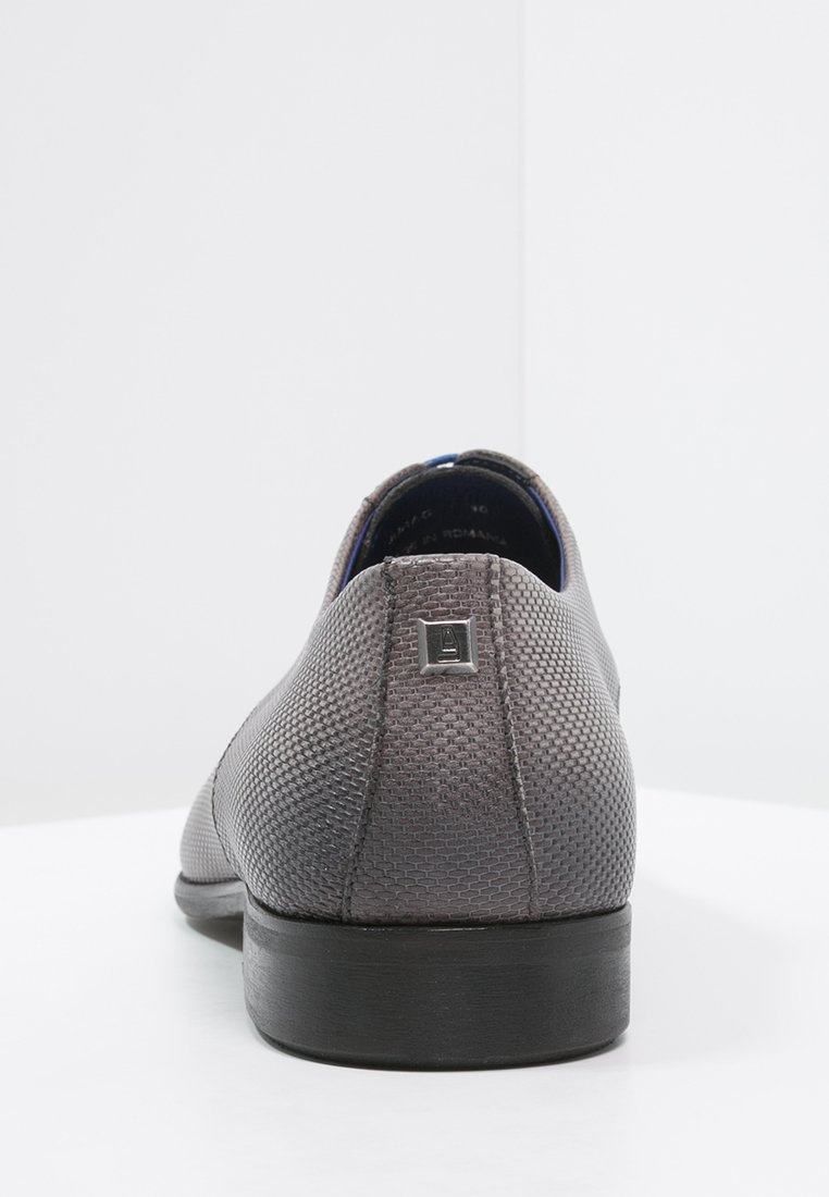 Azzaro JURAC Pensko med snøring grisgrå Zalando.no Azzaro JURAC Pensko med snøring grisgrå Zalando.no