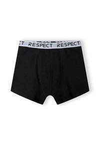 Czarne bawełniane bokserki z białą elastyczną taśmą z napisem "RESPECT" w grubych czarnych literach. Standardowy krój i design.