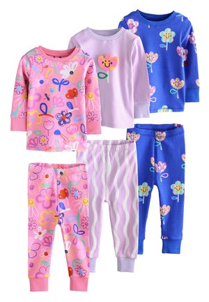 Ensemble de pyjamas pour enfants avec des motifs de fleurs et de sucettes, en couleurs rose, violet et bleu ; fabriqué en tissu de coton doux.