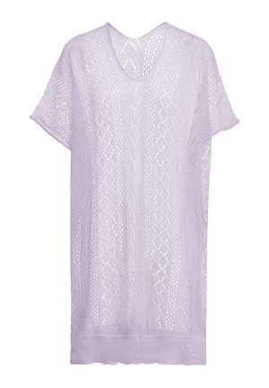 Tunică violet, cu mânecă scurtă, tricotată cu ochiuri deschise, cu decolteu în V, având un model din dantelă și o textură ușor texturată. Design ușor și aerisit.