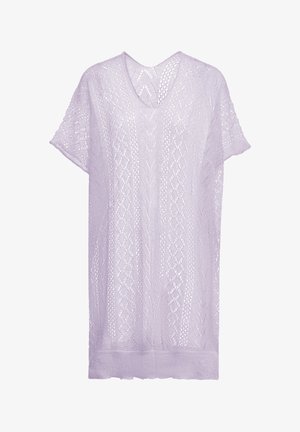 Tunică violet, cu mânecă scurtă, tricotată cu ochiuri deschise, cu decolteu în V, având un model din dantelă și o textură ușor texturată. Design ușor și aerisit.