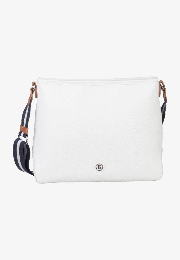 Sac bandoulière blanc synthétique avec une texture lisse, une sangle rayée réglable et un détail de logo circulaire sur le devant.