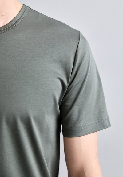 Tiger of Sweden OLAF - Jednoduché tričko - dark khaki green
