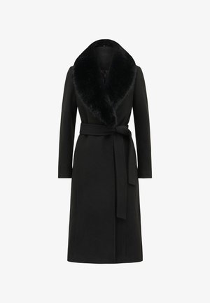 Casaco preto com um largo colarinho de pêlo sintético, mangas longas e um cinto atado na cintura. Feito de um tecido macio e texturizado. Design minimalista.