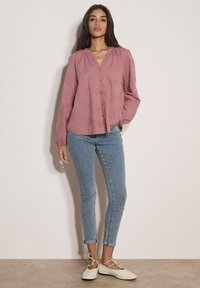 Επιλέχθηκε, pink