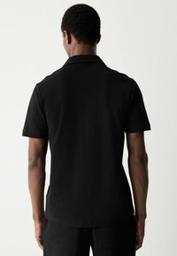 Next REGULAR FIT - SHORT SLEEVE - Camisa - black