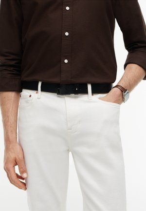 Tommy Hilfiger, LEATHER ENAMEL FLAG TONAL BUCKLE BELT - Колан - black