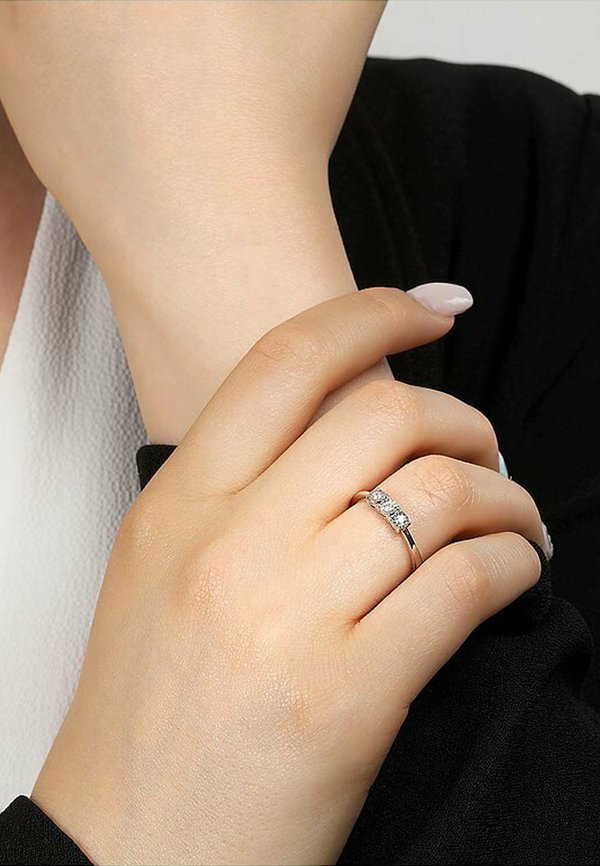 Ring - weißgoldfarben