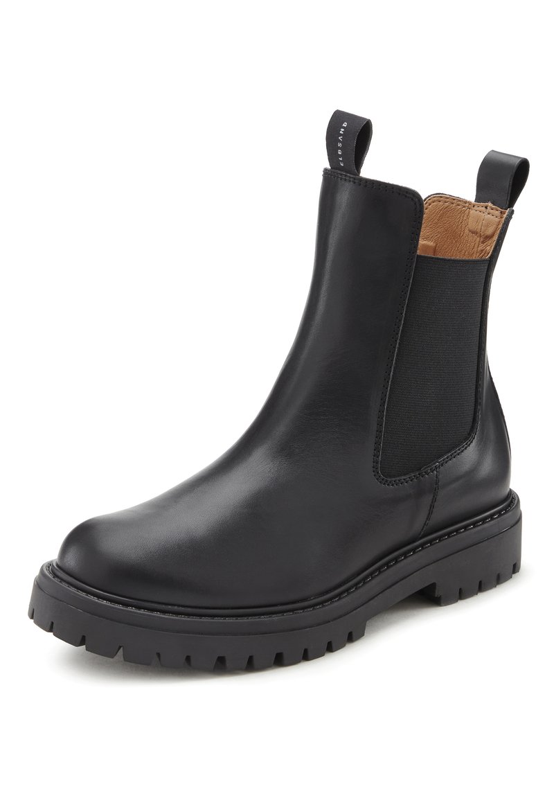 Zwarte leren Chelsea-boot met elastische zijpanelen, getextureerde rubberen outsole en een treklipje. Gladde afwerking met een afgeronde neus.