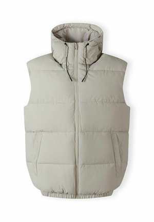 Světlý béžový puffový vest s vysokým límcem, předním zipem a stahovacími šňůrkami. Obsahuje horizontální prošívaný design a dvě boční kapsy.