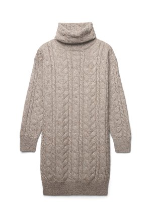 Maglione beige lavorato a maglia con colletto alto a scollo, con motivi a treccia testurizzati, maniche lunghe e vestibilità rilassata, che si estende fino a metà coscia.