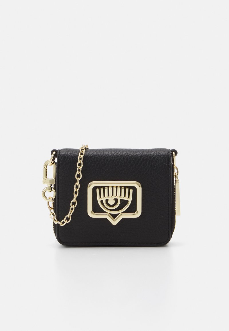 CHIARA FERRAGNI EYELIKE BUCKLE - Portafoglio - black