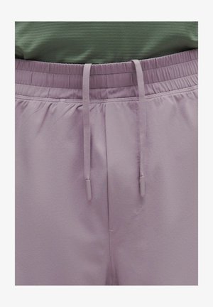 lululemon, PACE BREAKER LINERLESS 18CM - Kurze Sporthose - lotus lavender
