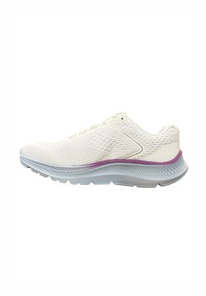 Zapatilla deportiva blanca con parte superior de malla, banda de acento púrpura en la mediasuela, suela blanca texturizada y sistema de cordones delgados. Presenta un diseño de talón redondeado.