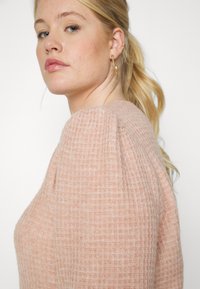 Vero Moda Curve VMALLISON LS O-NECK BLOUSE - Camisola - misty rose