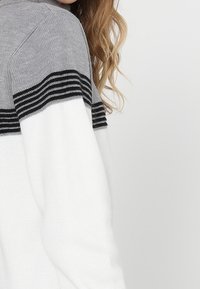 CMP Pullover - off-white