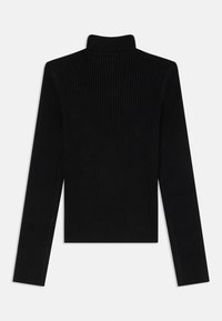 Svart ribbet turtleneck-genser med lange ermer, med en tettsittende design og vertikal tekstur. Ingen synlige dekorasjoner eller mønstre.