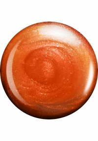 Kimallehtiva kuparinoranssi kynsilakka sileässä pyöreässä altaassa, jossa on hienoa kimalletta ja kiiltävä pinta.