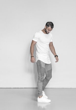 Blackskies 3 PACK  - T-Shirt basic - white