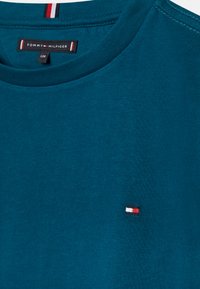 Tommy Hilfiger ESSENTIAL TEE - T-shirt básica - petrol