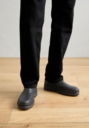 PALLATROOPER CHELSEA - Bottines - black