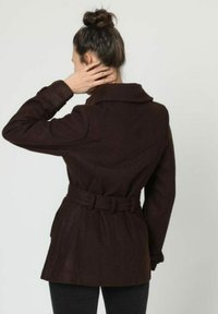 Outfitters Nation Gabardina - marrón