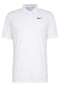 Bílá polo košile z hladké látky, s klasickým límečkem a černým logem Nike na levé části hrudi. Krátké rukávy, jednoduchý design.