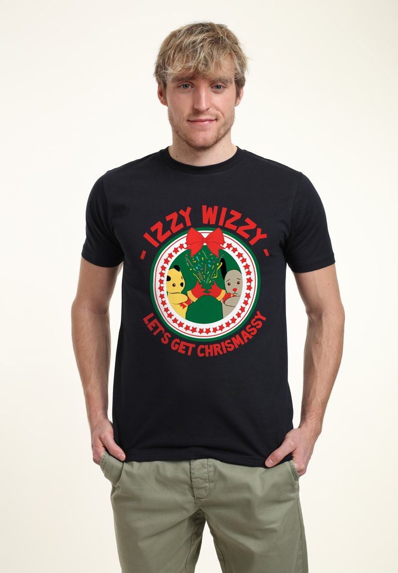 Černé bavlněné tričko s barevným grafikou a textem "IZZY WIZZY PŘIPRAVME SE NA VÁNOCE" a hravými postavičkami, včetně zelené postavy.