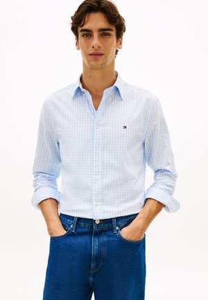 Tommy Hilfiger, TH FLEX REGULAR FIT GINGHAM CHECK POPLIN SHIRT - Camisa - sweet blue