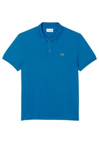 Polo shirt blu in cotone con colletto a costine, placket a due bottoni, maniche corte e un piccolo logo di coccodrillo verde sul petto.