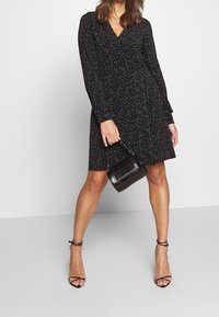 Vero Moda Žerzejové šaty - black