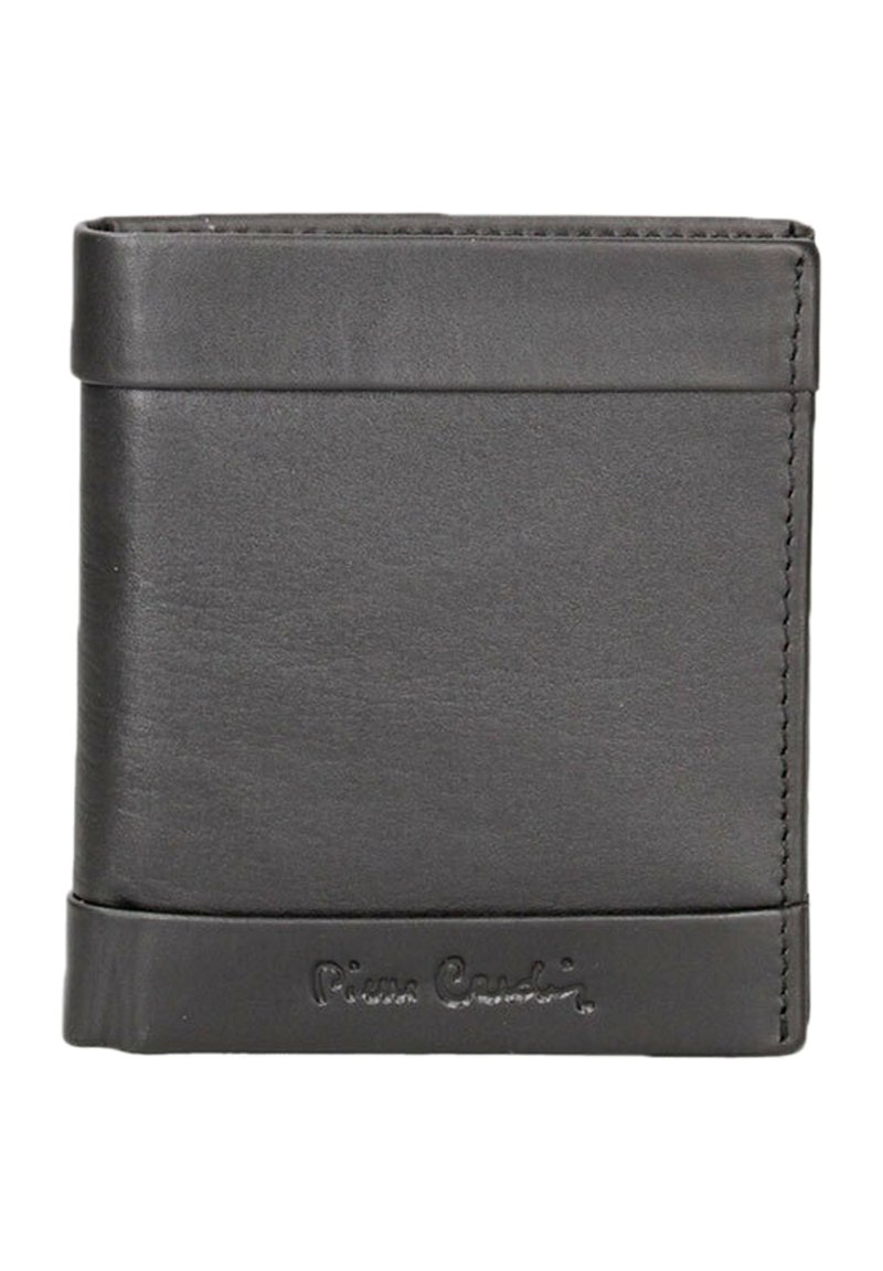 Portefeuille en cuir noir avec une texture lisse, de forme rectangulaire et des coutures discrètes. Présente un logo embossé à l'avant. Design fin et compact.