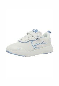 Scarpe sportive bianche con accenti azzurri, tomaia in rete, chiusura con lacci e velcro, punta arrotondata e suola in gomma testurizzata.