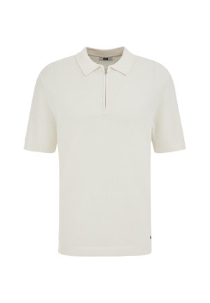 Biela textúrovaná polokošeľa s krátkym rukávom, štvrťzipsom a klasickým golierom, zobrazená na jednoliatej pozadí.