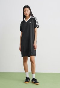 adidas Originals TISCHTENNIS - Treniņu apavi - core black/footwear white/crystal white