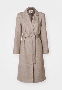 Unselected, walnut melange