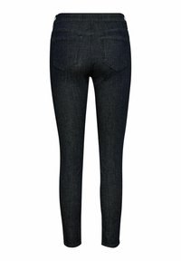 Tamne traperice uskog kroja od tamnog denima s glatkom teksturom, koje imaju dva stražnja džepa i elastičnu waistband. Dizajn je usklađen i elegantan.