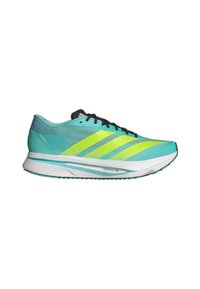 Scarpa sportiva aquamarina e verde lime con tomaia in rete leggera, lacci neri e una suola intermedia bianca con una finitura testurizzata.