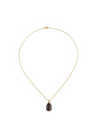 Guld kæd necklace med en facetteret dråbeformet vedhæng i mørkebrun. Vedhænget er sat i en prong-mount med en poleret overflade.