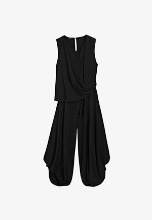 Czarny kombinezon bez rękawów z marszczonym przodem oraz szerokimi, bufkami w stylu balonowym, zapinany na guziki z tyłu przy dekolcie.