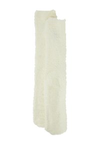 Schal aus weißem Kunstfell mit weicher, strukturierter Oberfläche. Verfügt über ein dezentes, eingeprägtes Logo entlang der Länge. Rechteckige Form, längliches Design.