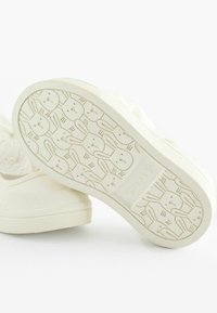 Next MARY JANE  - Pahkluurihmadega baleriinad - white