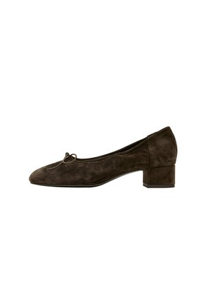 Pumps - dark brown