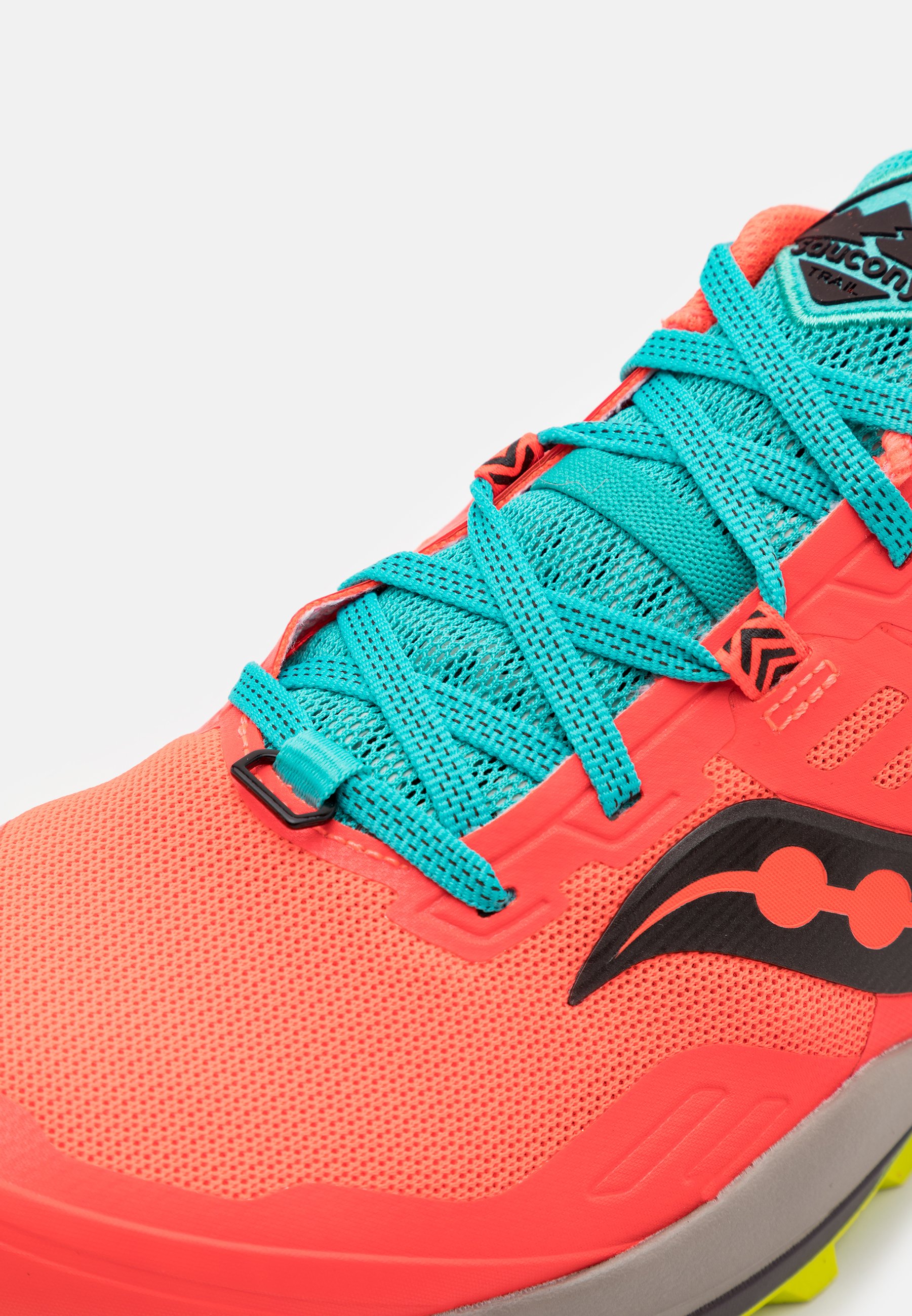 saucony red running shoes