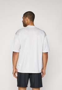 adidas Sportswear TIRO TEE - Marškinėliai su spaudiniu - grey one/black