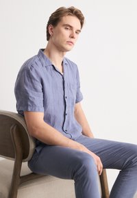 HUGO ELLINO - Ing - open blue