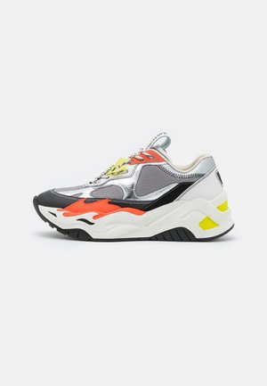 Sneakers basse - black/gray/orange/silver