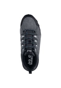 Scarpe da trekking in suede grigio con accenti neri, dotate di lacci blu, occhielli in metallo e suola in gomma testurizzata. Logo visibile sulla soletta.
